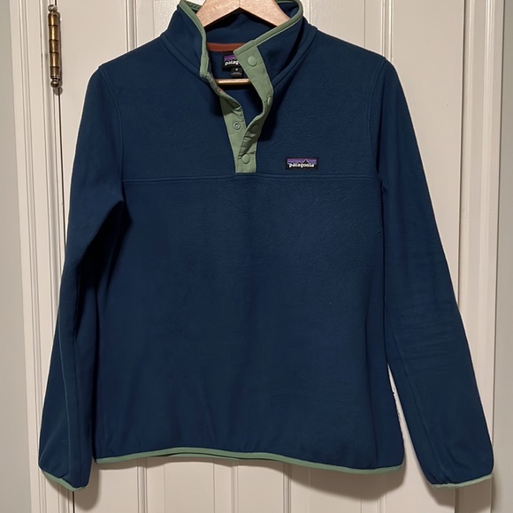 Patagonia Micro D Fleece Pullover in Stone Blue with Green Trim - Picture 3 of 6
